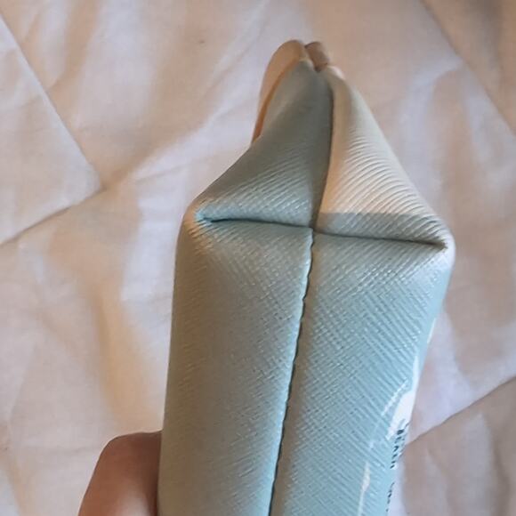 Spartina 449 Wristlet Featuring A Map Of The Northeastern Harbors - Picture 7 of 10